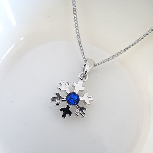 雪の結晶ネックレス マジェスティックブルー 選べる金具色