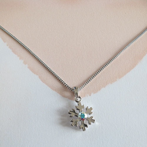 雪の結晶ネックレス クリスタルオーロラ 金具の色が選べます