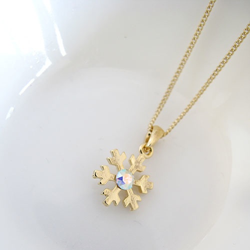 雪の結晶ネックレス クリスタルオーロラ 金具の色が選べます