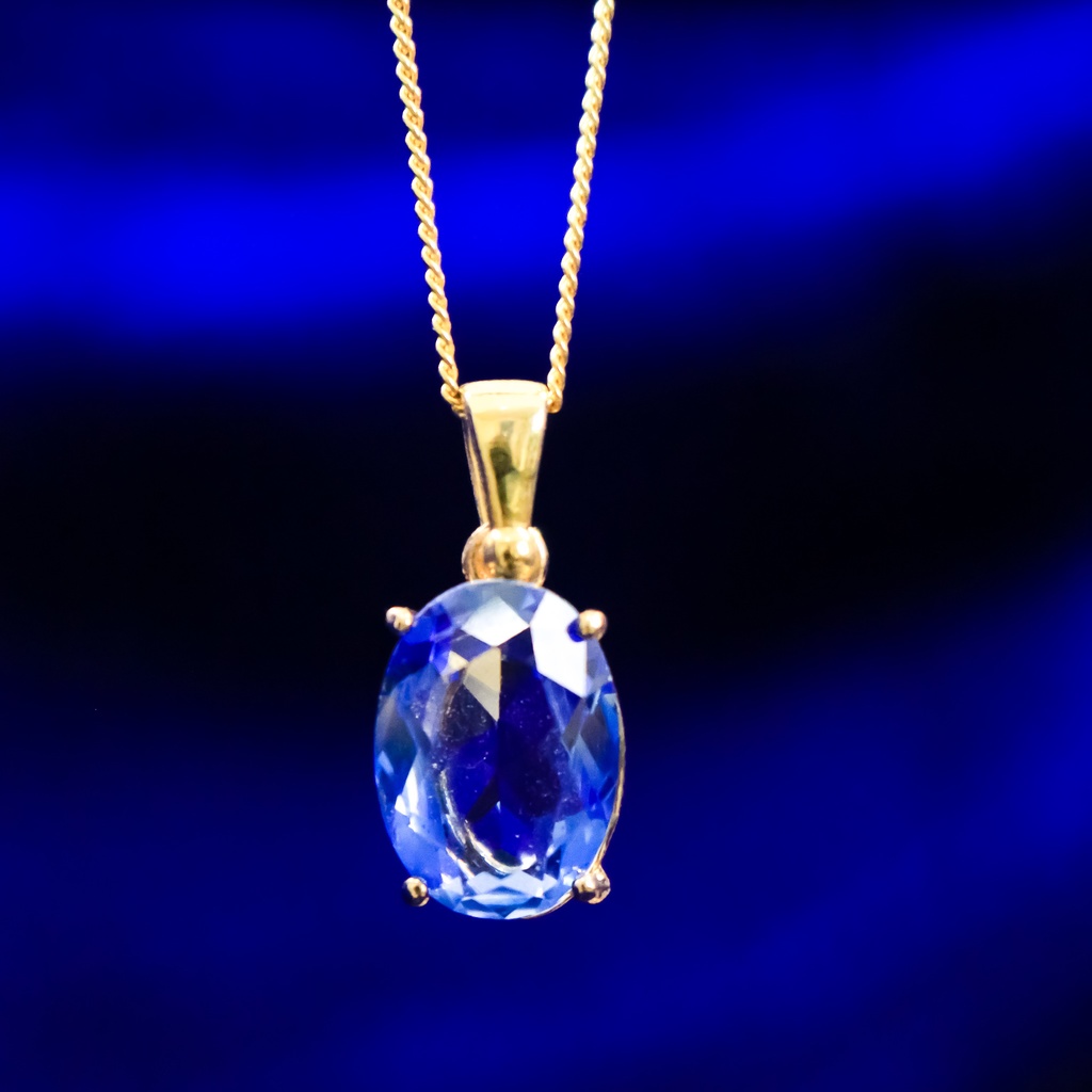 ブルーグラデーションのオーバルカットネックレス 16kgp使用