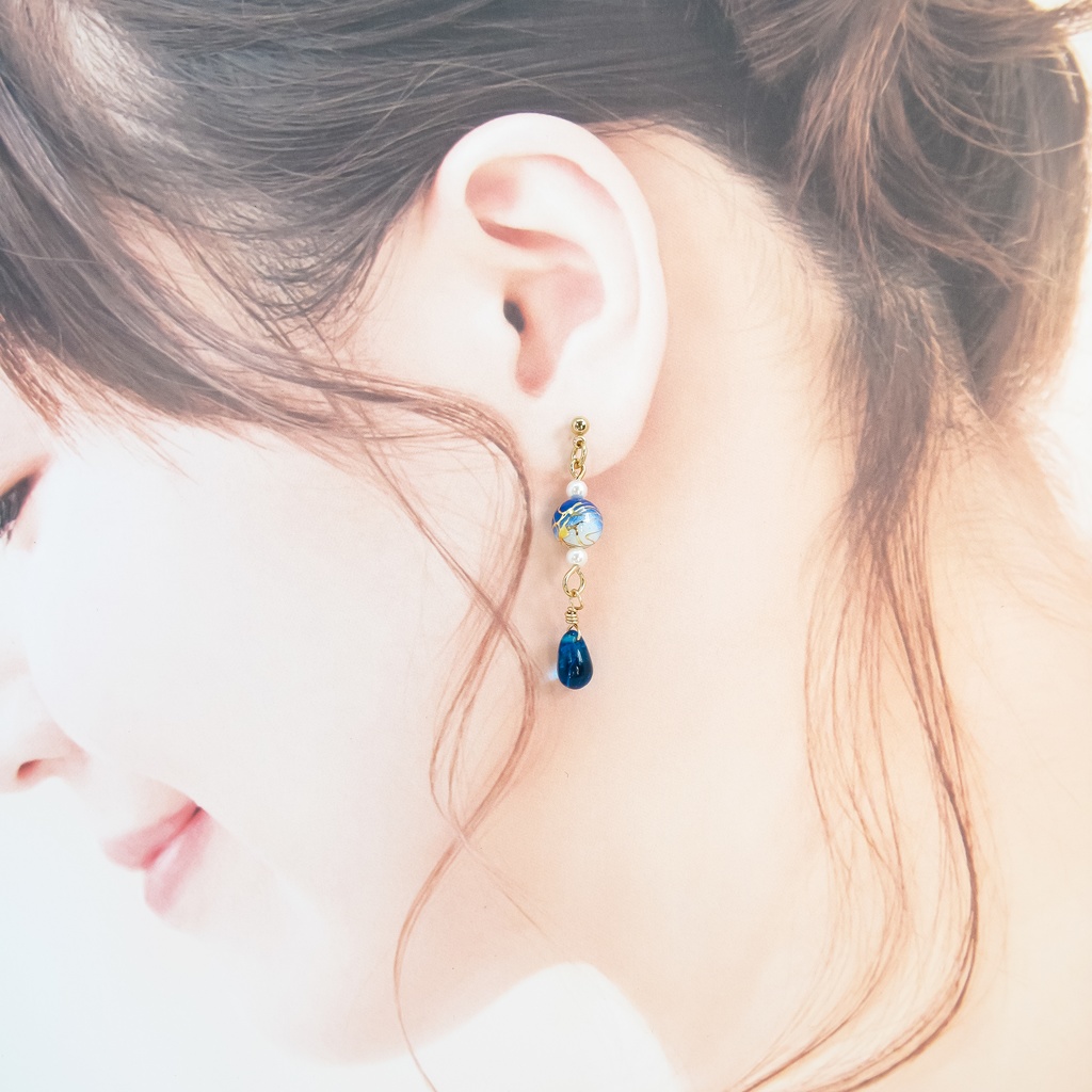 青いゴールドライン ティアドロップビーズのピアスorイヤリング ゴールド金具 金具変更可能 S11a Booth
