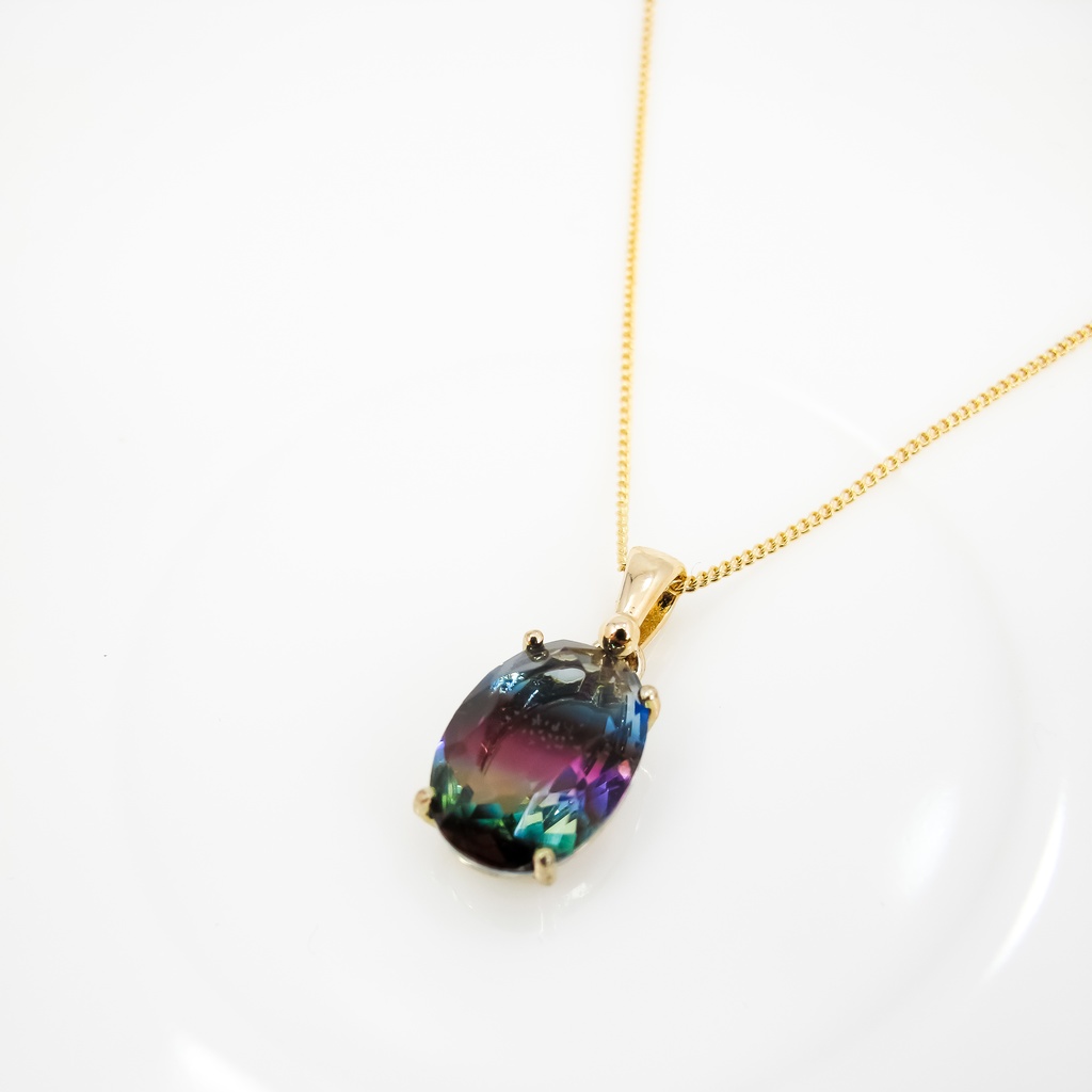 きれいめ上品 グラデーションのオーバルカットネックレス ブルー×マゼンダ×イエローグリーン 16kgp使用