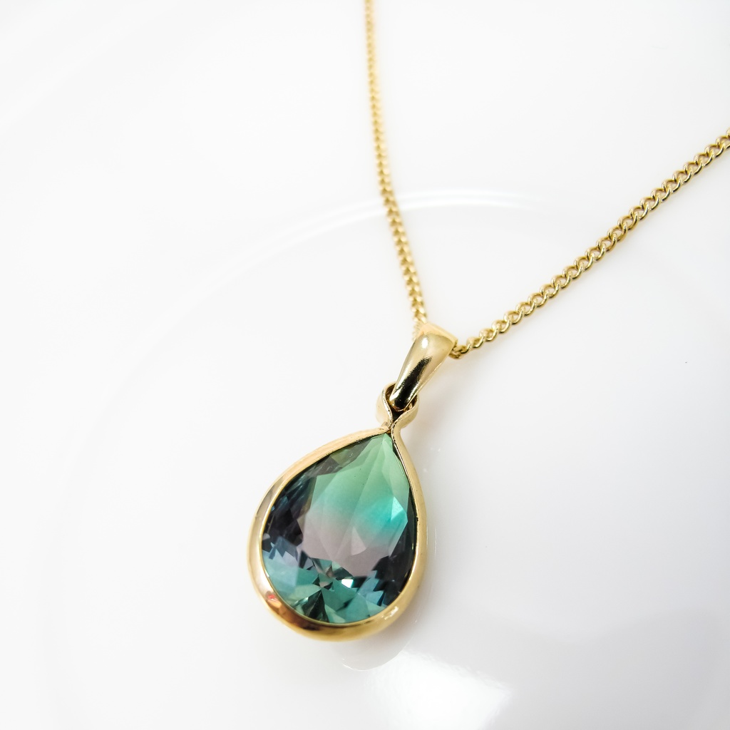 【秋冬カラー】 クリスタルガラスのしずく型グラデーションネックレス グリーン×ブラウン ゴールド金具