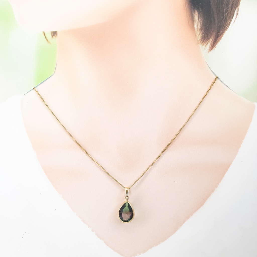 【秋冬カラー】 クリスタルガラスのしずく型グラデーションネックレス グリーン×ブラウン ゴールド金具