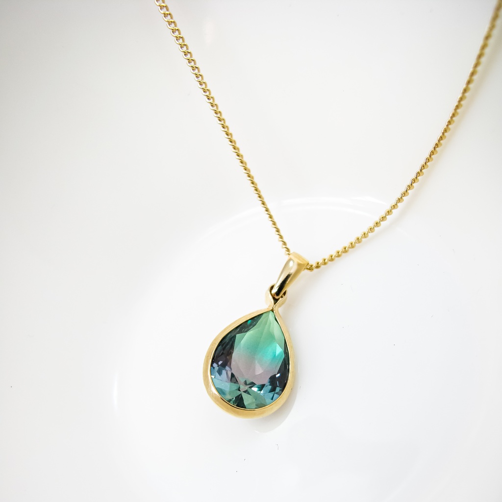 【秋冬カラー】 クリスタルガラスのしずく型グラデーションネックレス グリーン×ブラウン ゴールド金具