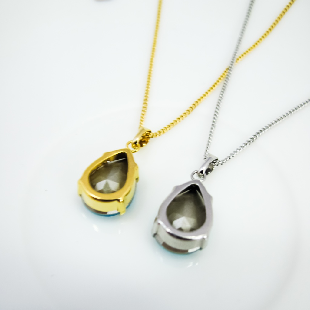 *クリスタルガラスドロップのネックレス アクアマリン*金具の色が選べます