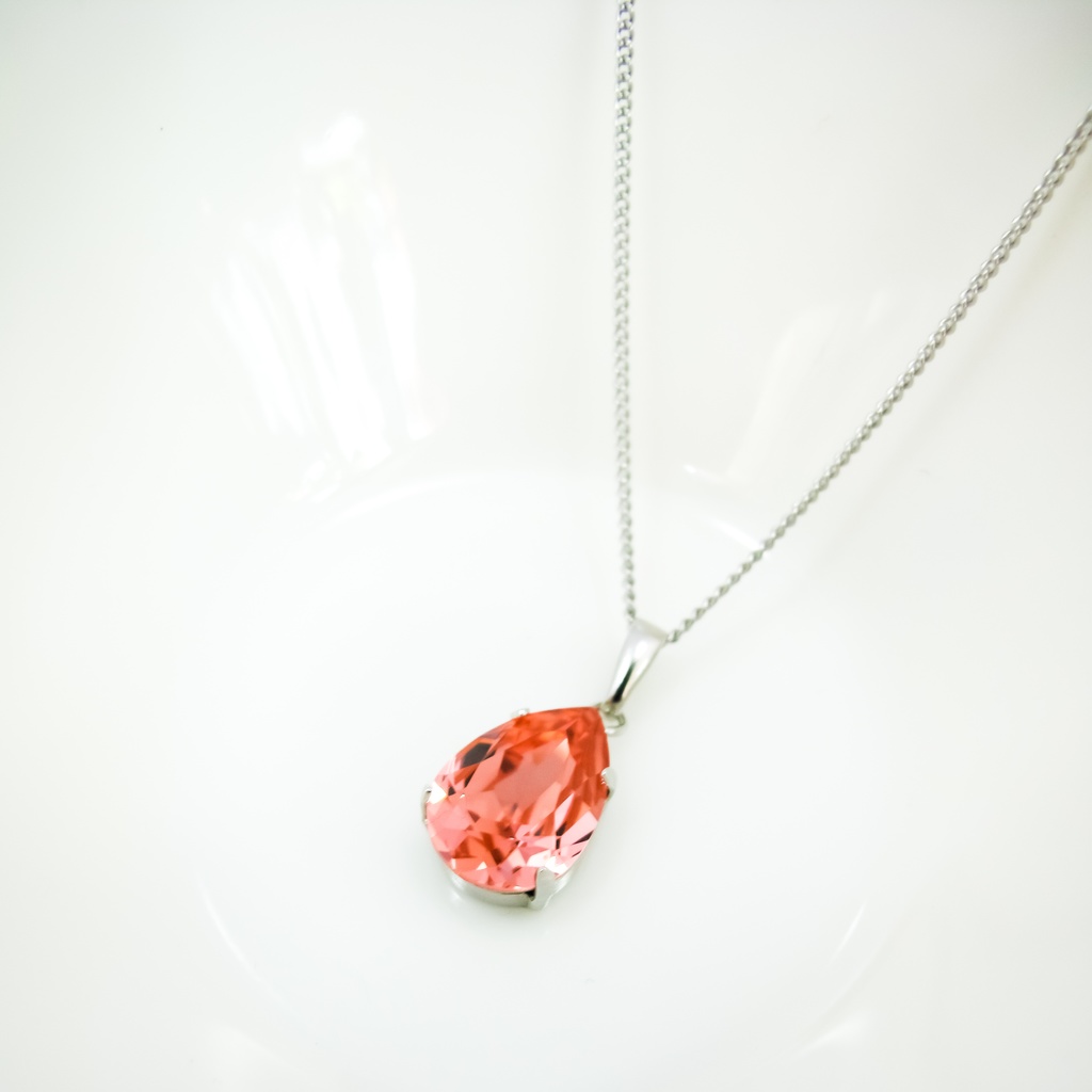 しずくサイズのスワロフスキークリスタルのネックレス ローズピーチ*金具の色が選べます