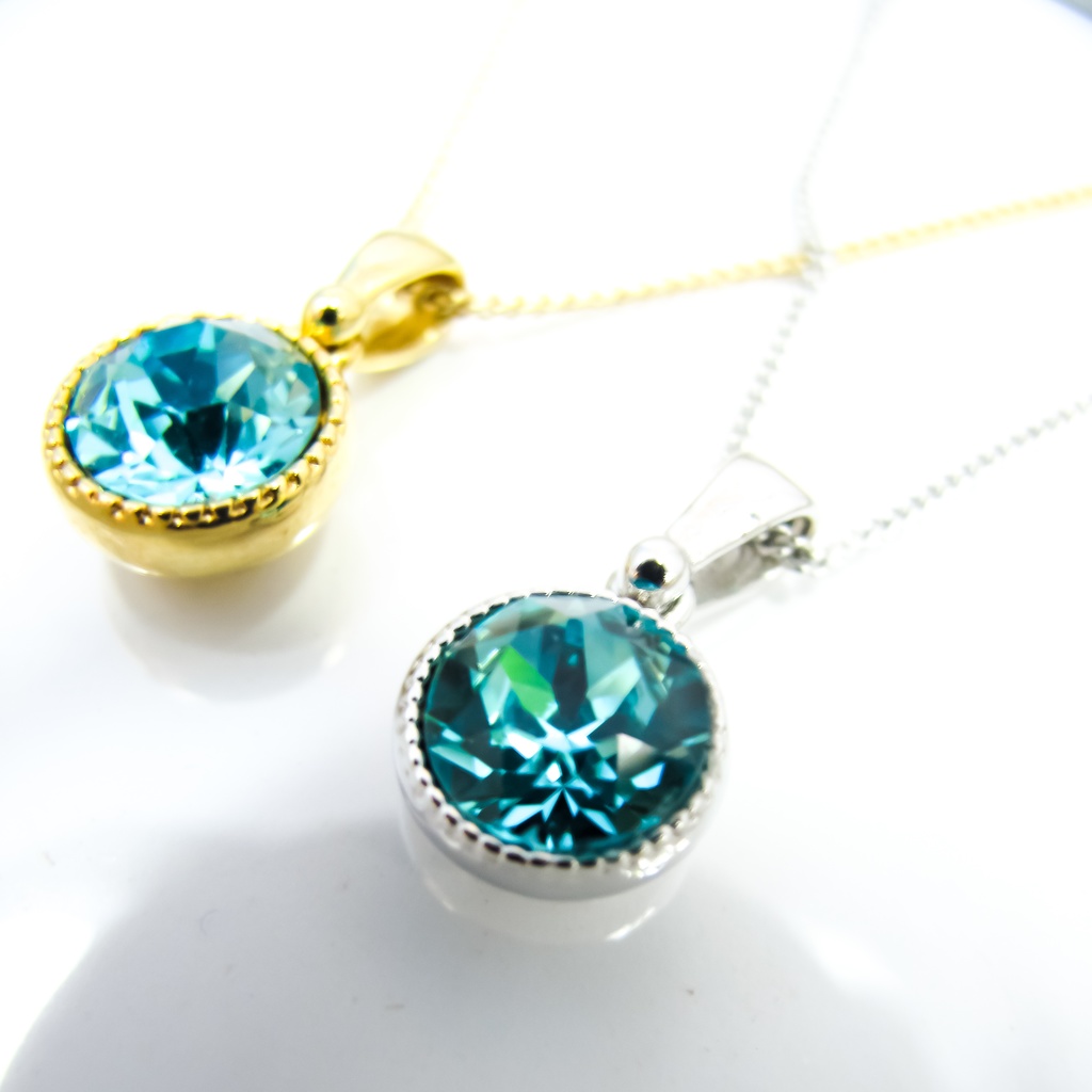 *まるいシンプルなスワロフスキーネックレス ライトターコイズ*金具の色が選べます