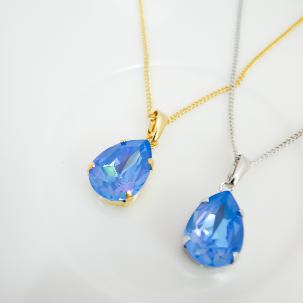 ベアシェイプカット(雫型)のクリスタルガラスのネックレス オーシャンディライト*金具の色が選べます