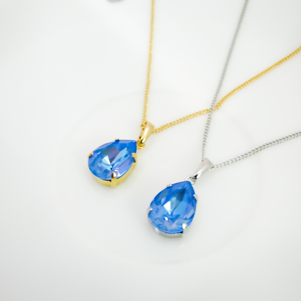 ベアシェイプカット(雫型)のクリスタルガラスのネックレス オーシャンディライト*金具の色が選べます