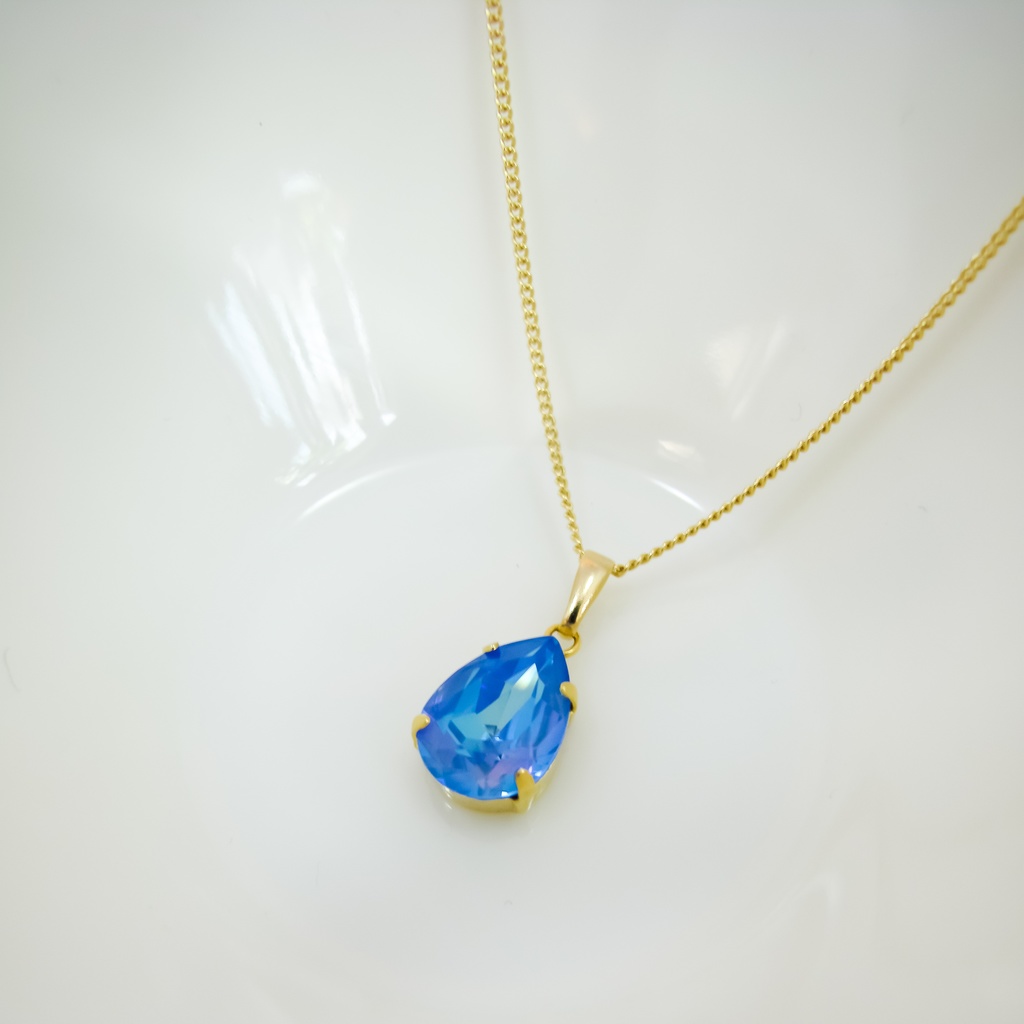 ベアシェイプカット(雫型)のクリスタルガラスのネックレス オーシャンディライト*金具の色が選べます