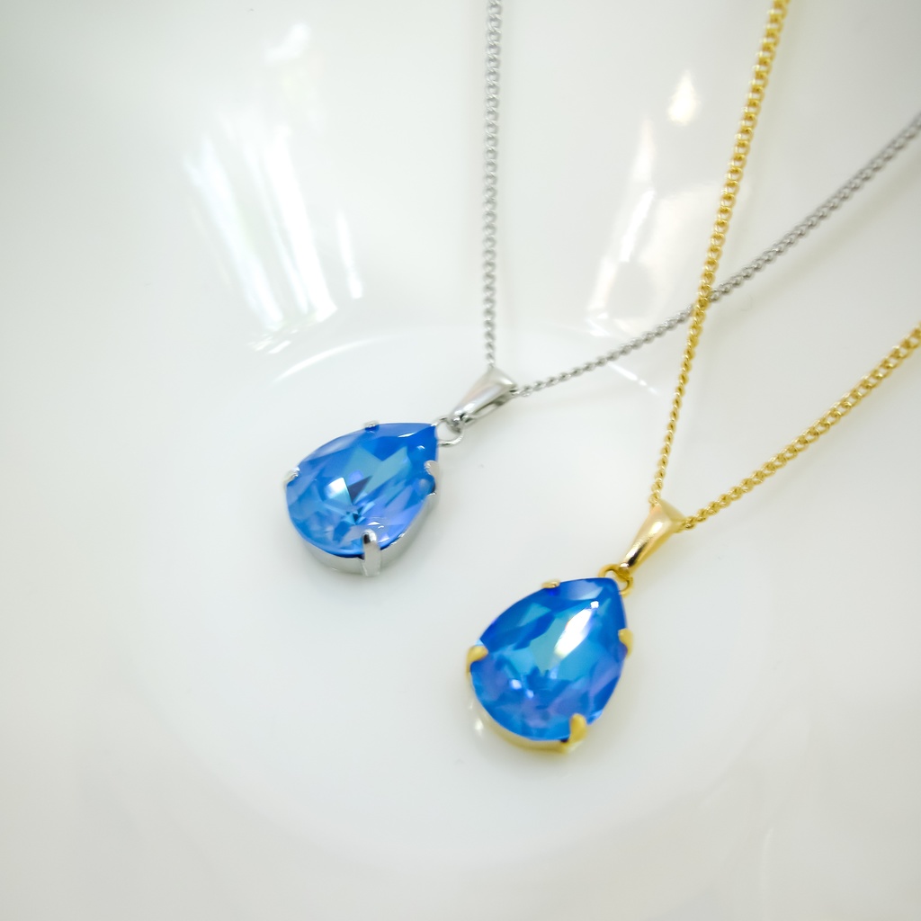 ベアシェイプカット(雫型)のクリスタルガラスのネックレス オーシャンディライト*金具の色が選べます