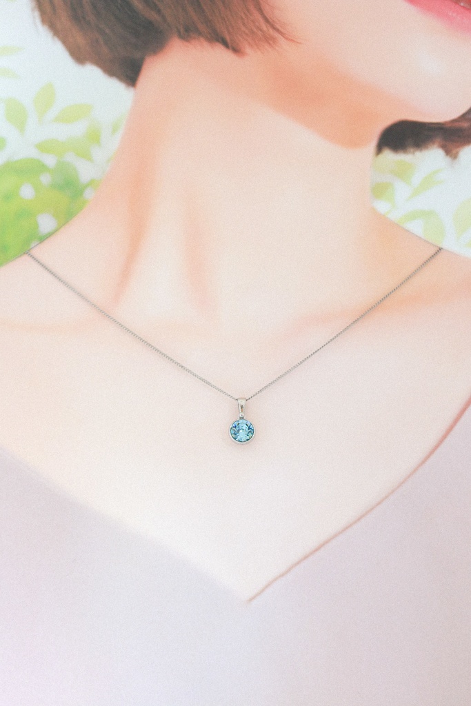 シンプルなまるいクリスタルガラスのネックレス ~アクアマリン~*金具の色が選べます