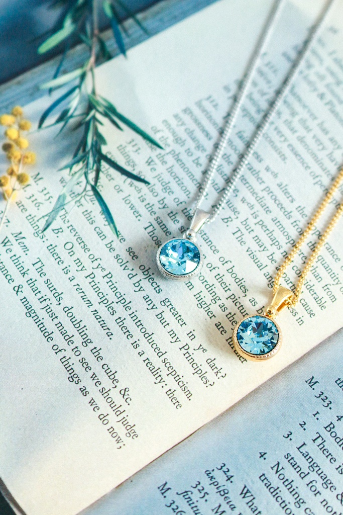 シンプルなまるいクリスタルガラスのネックレス ~アクアマリン~*金具の色が選べます