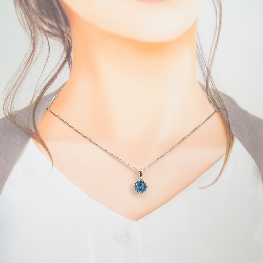 シンプルなまるいクリスタルガラスのネックレス ~アクアマリン~*金具の色が選べます