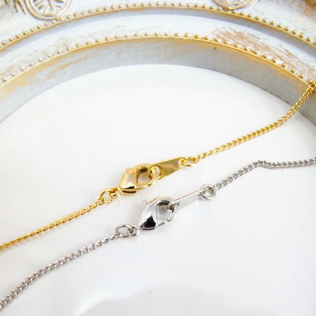 ちいさなまるいネックレス ~イルカ~ 金具の色が選べます