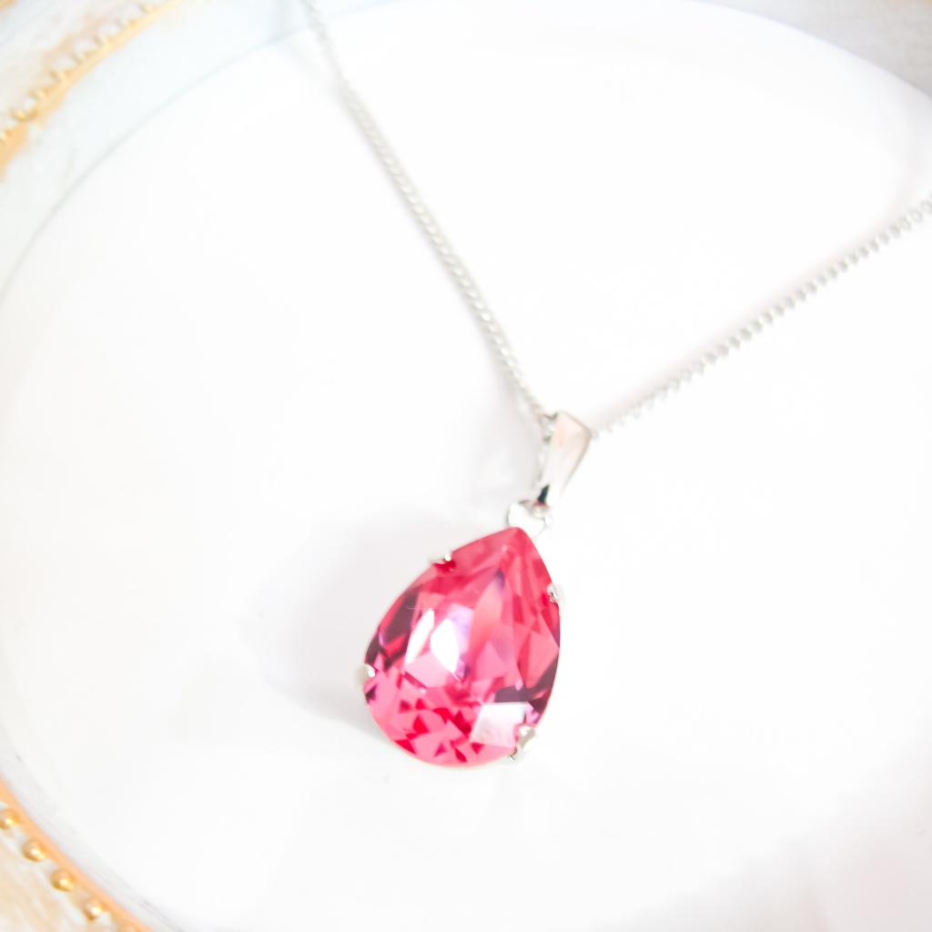 しずくサイズのクリスタルのネックレス ローズ*金具の色が選べます