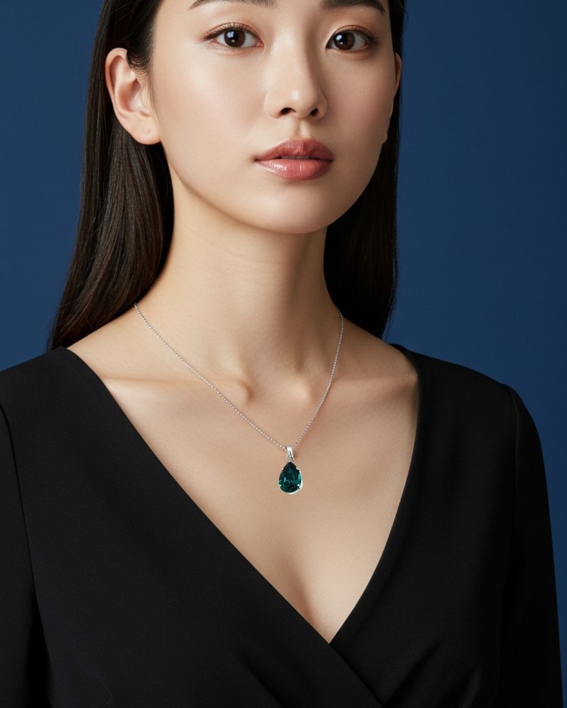 【翠冠のしずく】 オーストリアクリスタルガラスのネックレス~エメラルド~ 金具の色が選べます