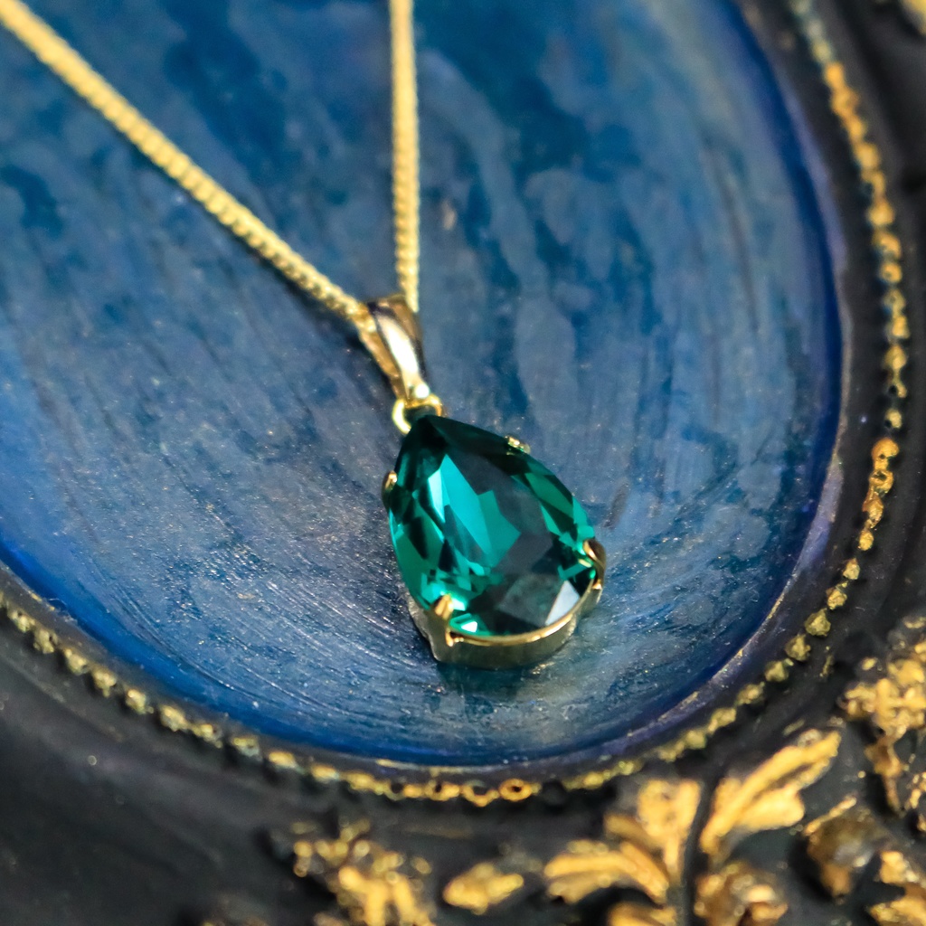 【翠冠のしずく】 オーストリアクリスタルガラスのネックレス~エメラルド~ 金具の色が選べます