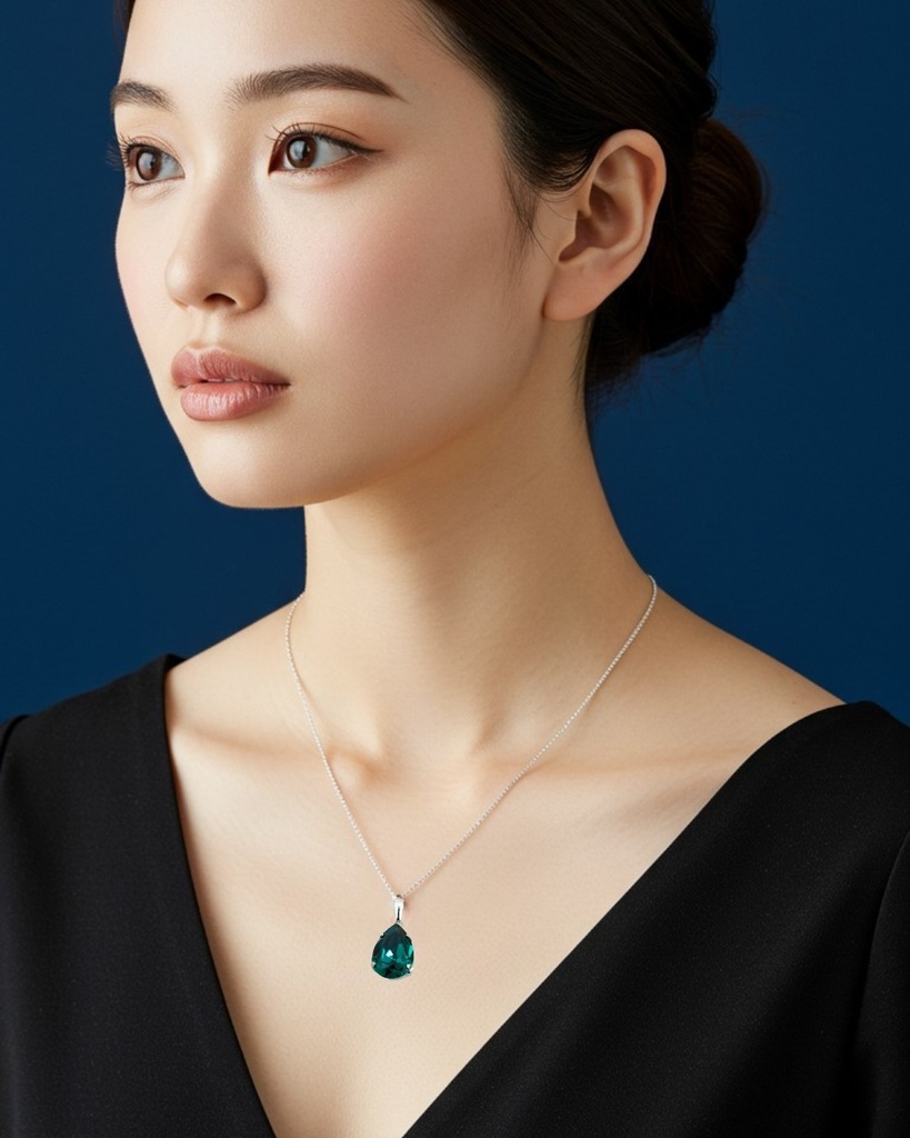 【翠冠のしずく】 オーストリアクリスタルガラスのネックレス~エメラルド~ 金具の色が選べます