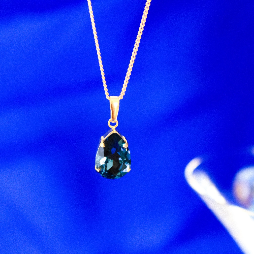 *しずくサイズクリスタルガラスネックレス モンタナ*金具の色が選べます