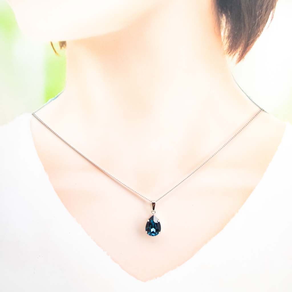 *しずくサイズクリスタルガラスネックレス モンタナ*金具の色が選べます