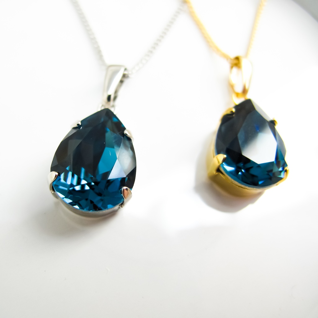 *しずくサイズクリスタルガラスネックレス モンタナ*金具の色が選べます