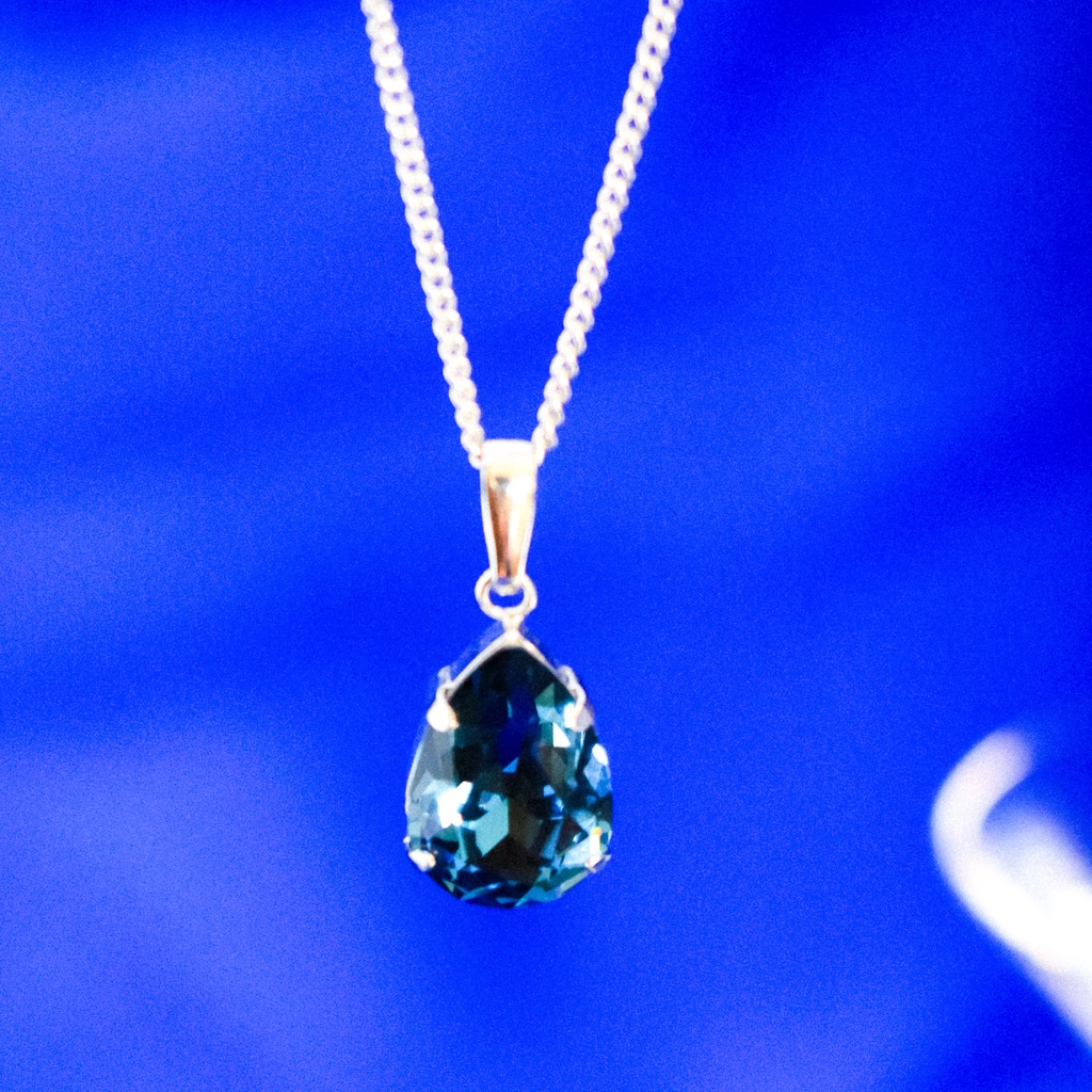 *しずくサイズクリスタルガラスネックレス モンタナ*金具の色が選べます