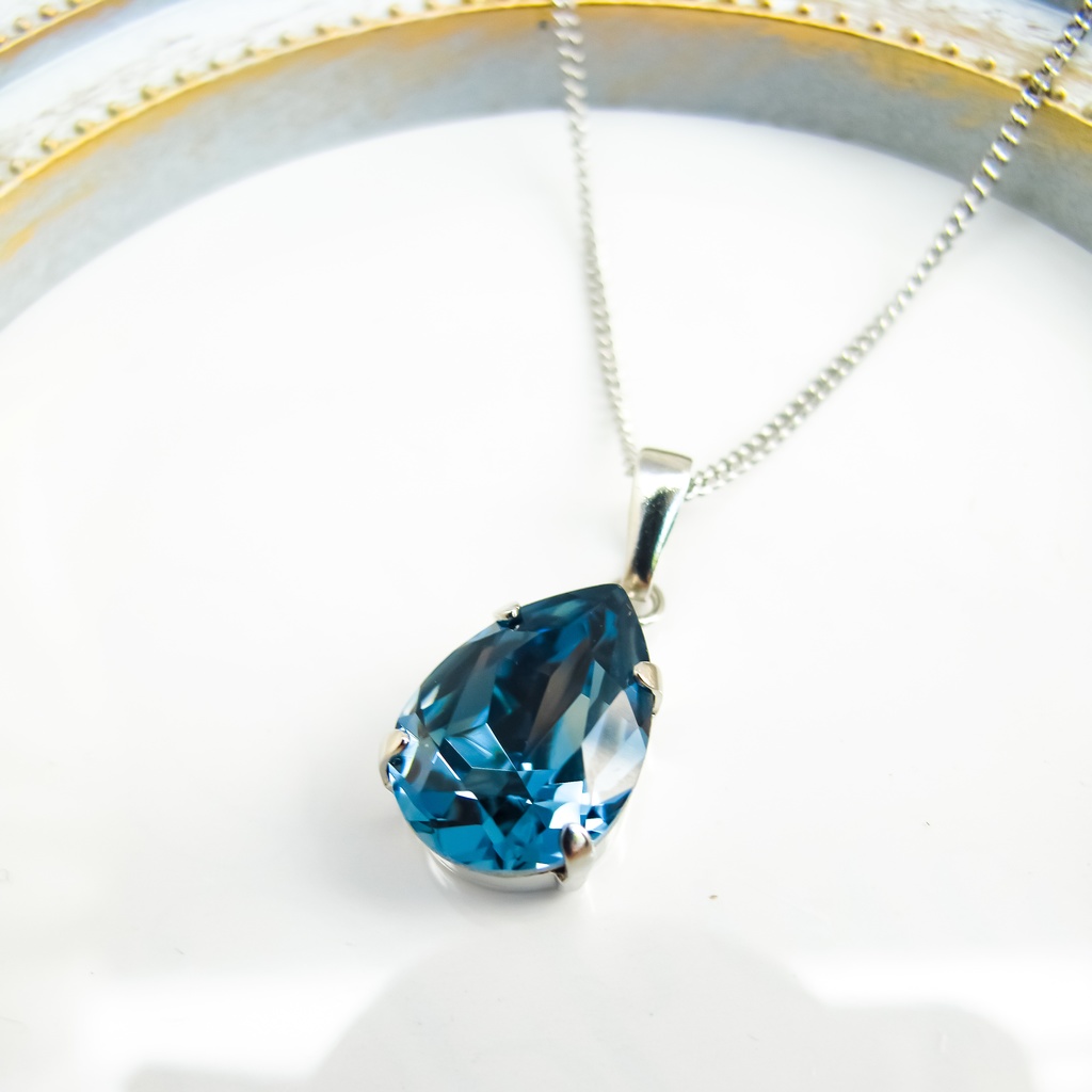 *しずくサイズクリスタルガラスネックレス デニムブルー*金具の色が選べます