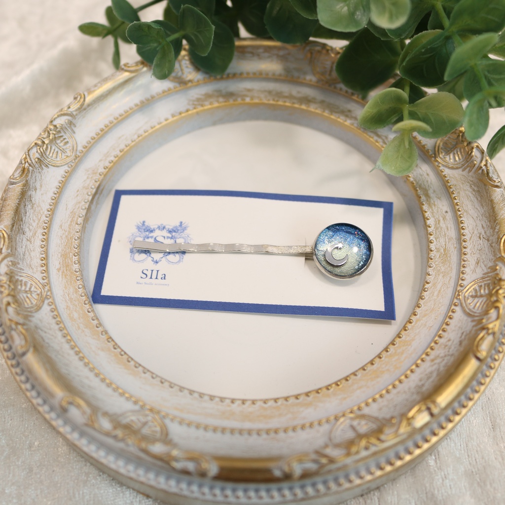 ちいさなまるい月夜のヘアピン ネイビーラメ×ホワイトパール シルバー金具