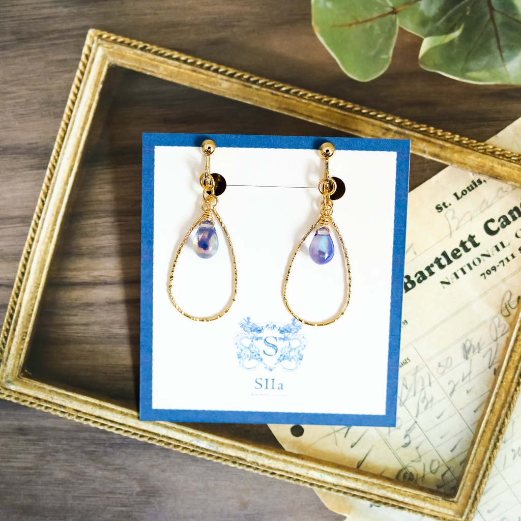 しずく型のチェコビーズのティアドロップイヤリング パープルデュアルコート ゴールド金具 金具変更可能
