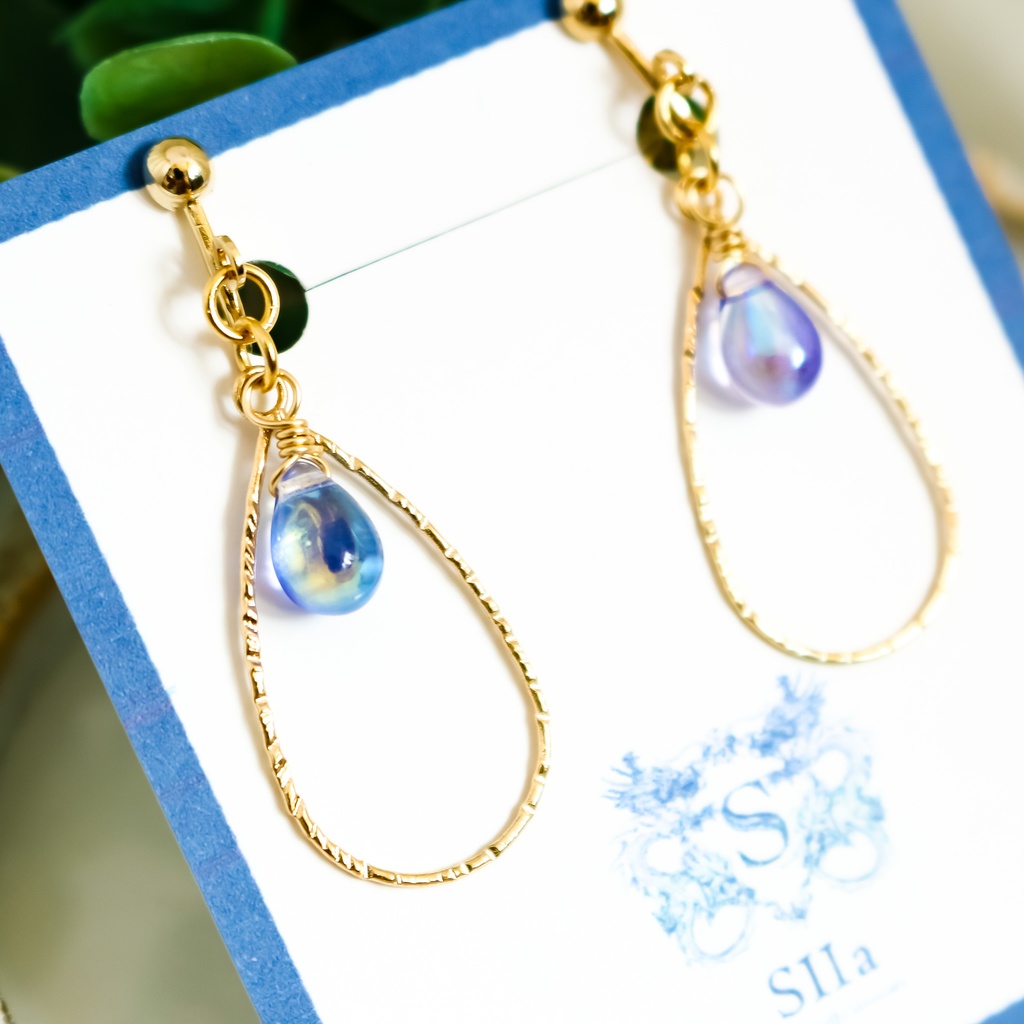 しずく型のチェコビーズのティアドロップイヤリング パープルデュアルコート ゴールド金具 金具変更可能