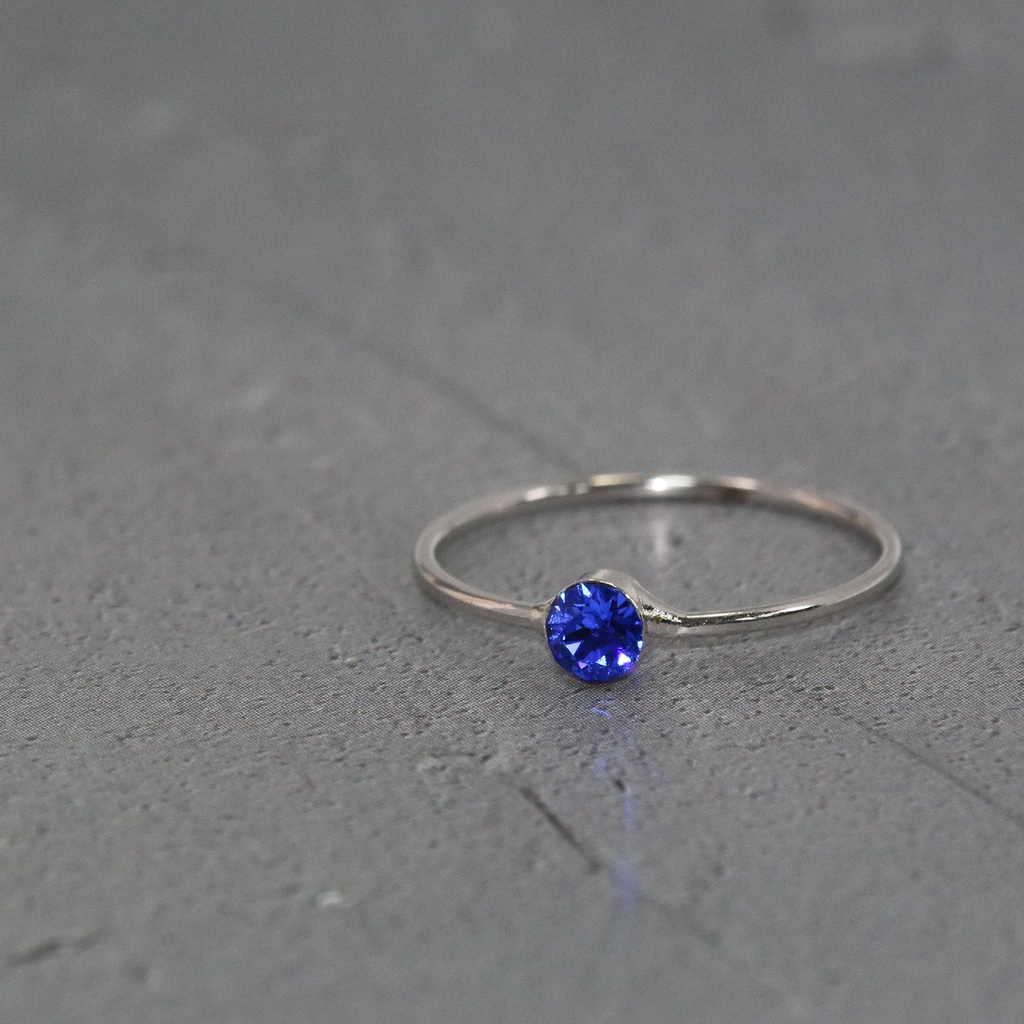 【Ring】永遠の幸せを願う、深い青の輝き ― “サムシングブルー” リング ― 10号&13号金具の色が選べます