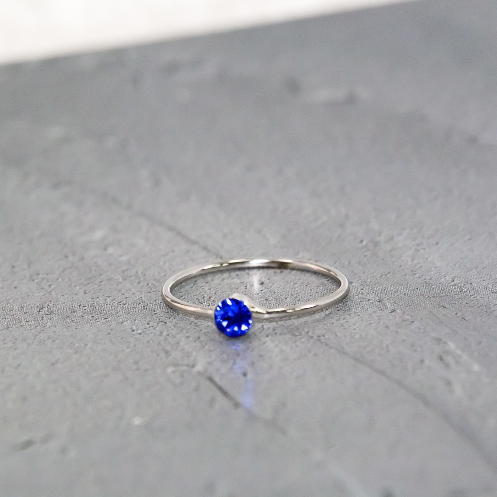【Ring】永遠の幸せを願う、深い青の輝き ― “サムシングブルー” リング ― 10号&13号金具の色が選べます