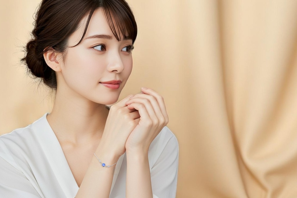 Crystal Blueのブレスレット 上品なブルーが魅せる、洗練のアクセント シルバー金具