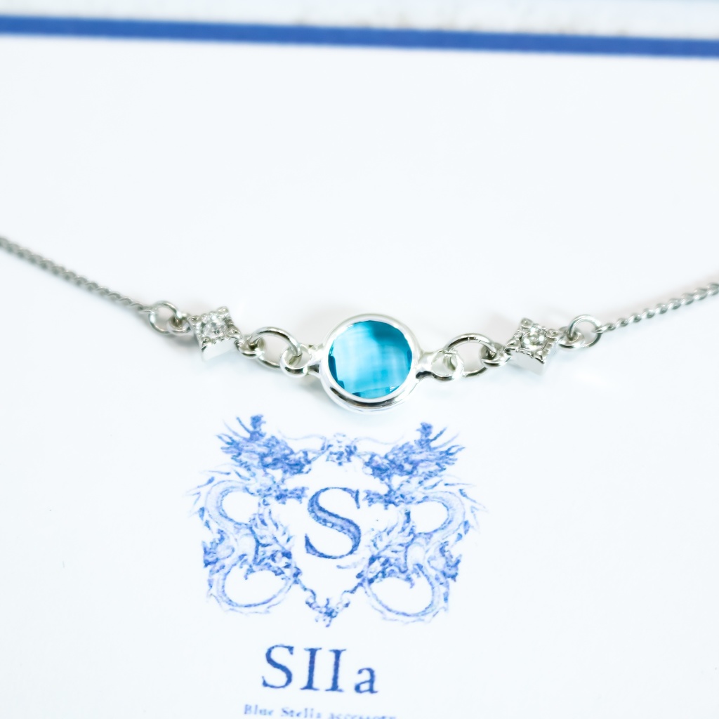クリスタルガラスのブレスレット スカイブルー シルバー金具