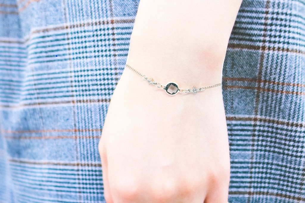 クリスタルガラスのブレスレット ブラッドダイヤカラー シルバー金具