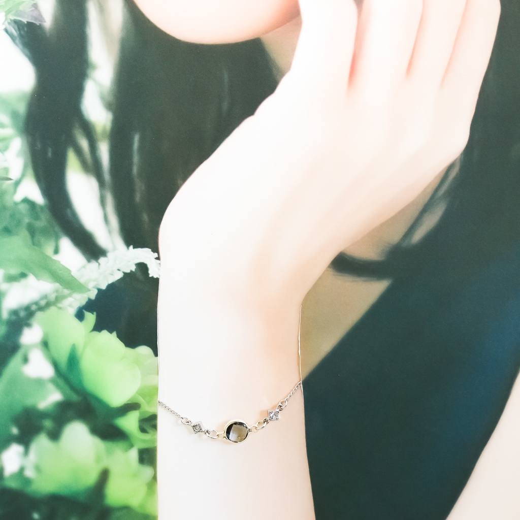 クリスタルガラスのブレスレット ブラッドダイヤカラー シルバー金具