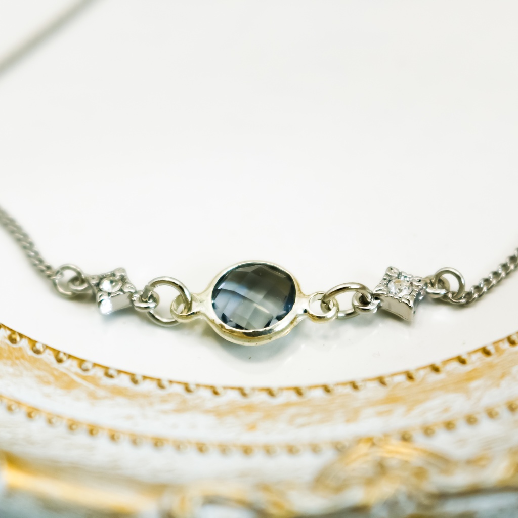 クリスタルガラスのブレスレット ブラッドダイヤカラー シルバー金具