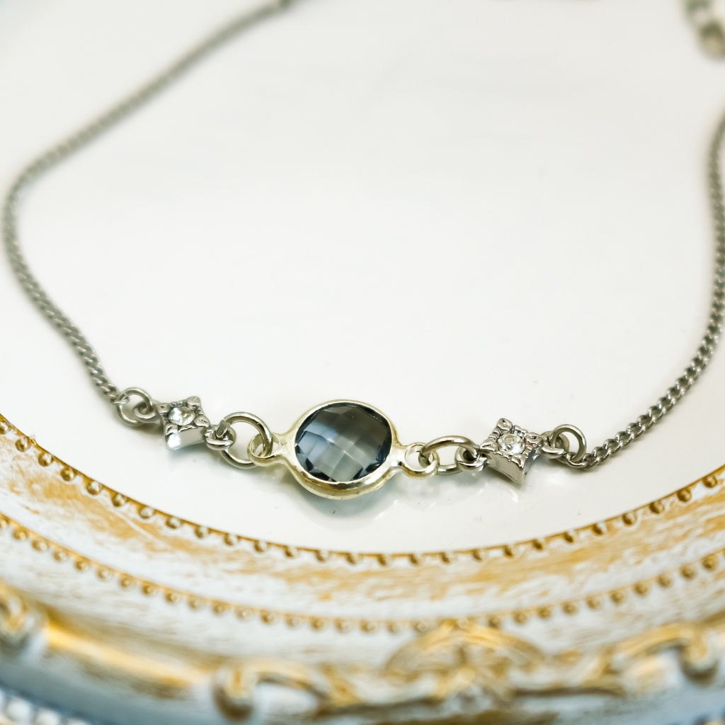 クリスタルガラスのブレスレット ブラッドダイヤカラー シルバー金具