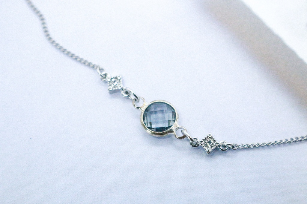 クリスタルガラスのブレスレット ブラッドダイヤカラー シルバー金具