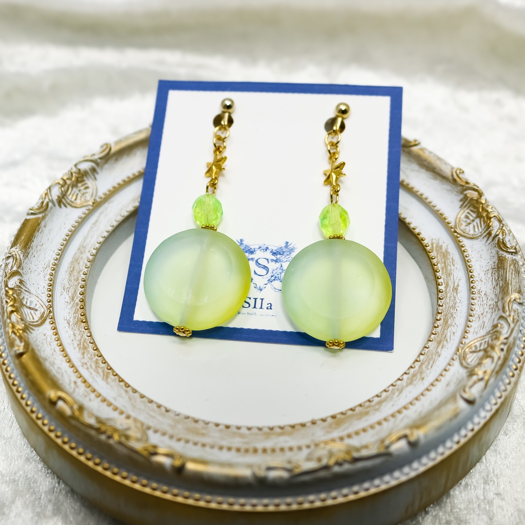 キャンディカラーのStar earing ライムグリーン×スカイブルー ピアス変更可能