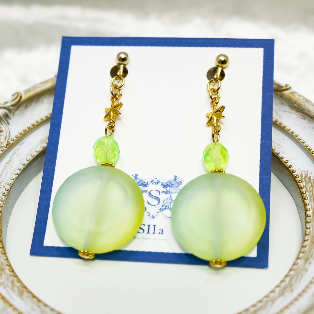 キャンディカラーのStar earing ライムグリーン×スカイブルー ピアス変更可能