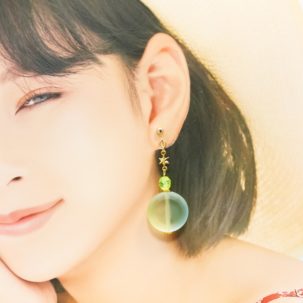 キャンディカラーのStar earing ライムグリーン×スカイブルー ピアス変更可能