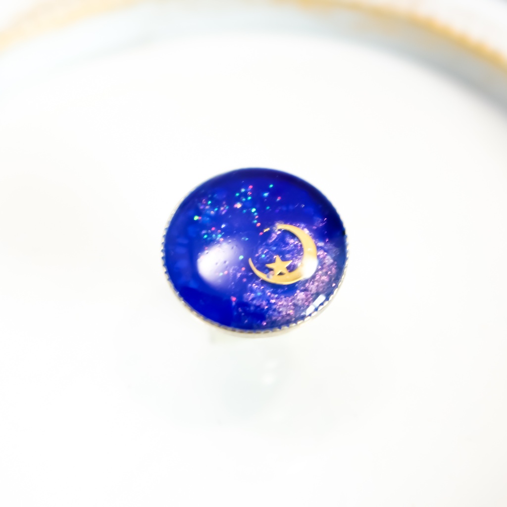 深海に浮かぶ三日月タックピン シルバー金具