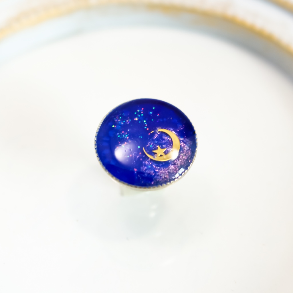 深海に浮かぶ三日月タックピン シルバー金具