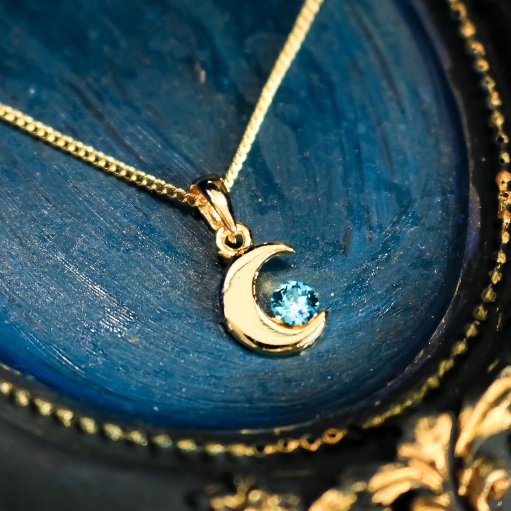 クリスタルムーンのネックレス ライトーターコイズ 金具の色が選べます