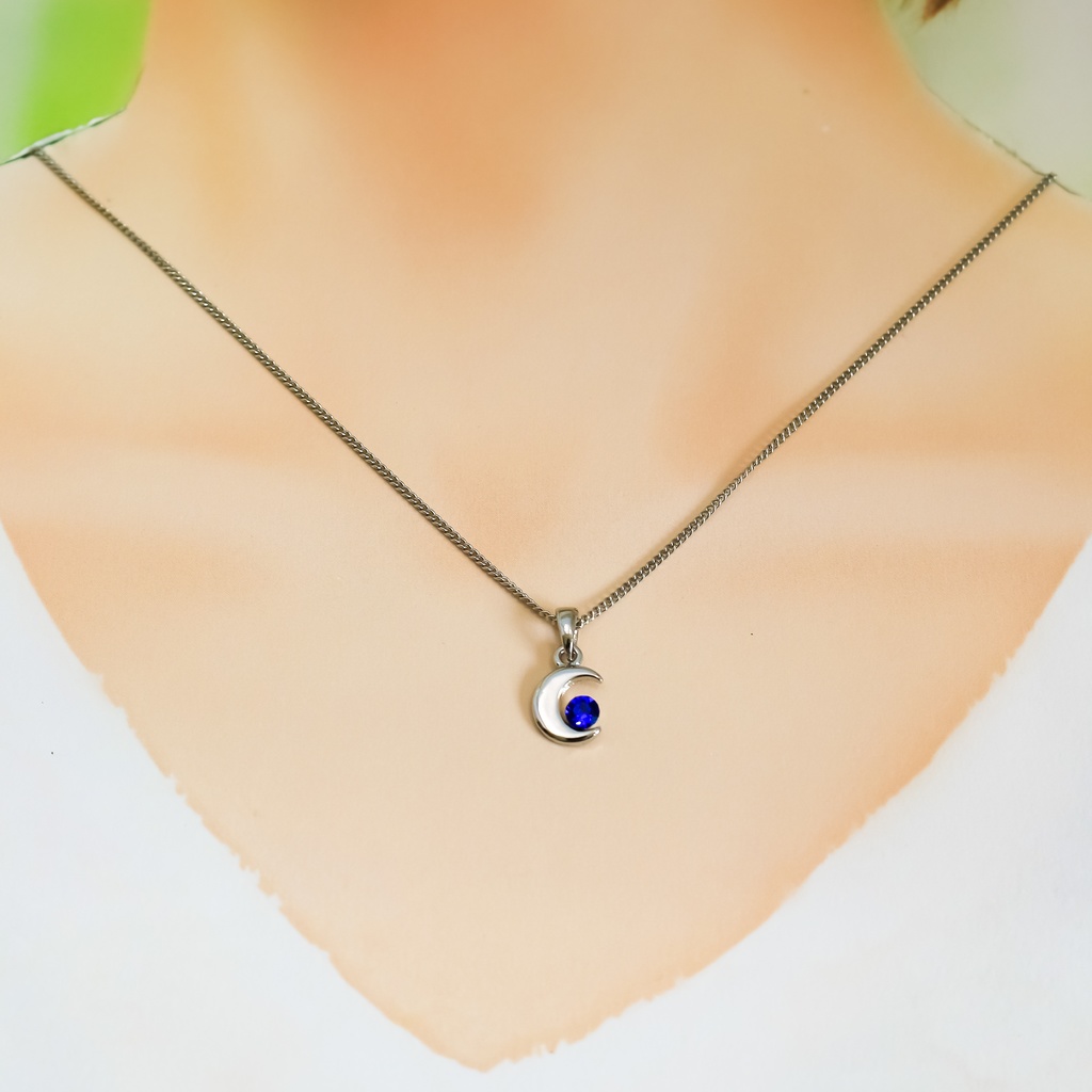 クリスタルムーンのネックレス マジェスティックブルー 金具の色が選べます