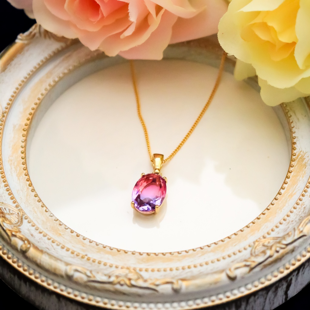 春カラーグラデーションのオーバルカットネックレス ピンク×ブルー ゴールド金具 16kgp使用