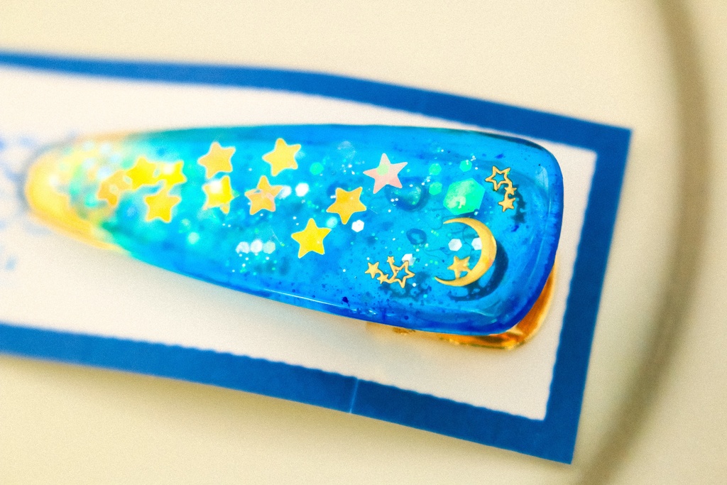 ゴールドムーンのヘアクリップ シアン×クリア ゴールド金具